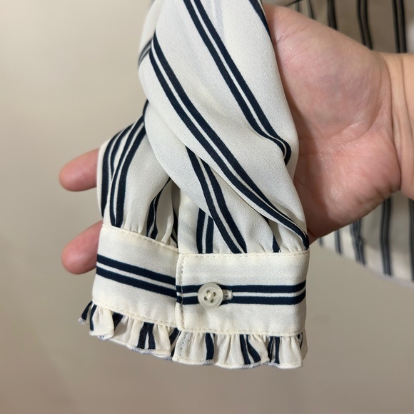 NWOT J.Crew Mercantile || woman’s Off-shoulder striped blue top with bow size Xs - Picture 6 of 8